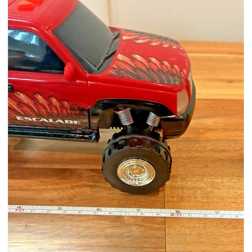 Toy State Road Rippers Cadillac Escalade Monster SUV Lights Sounds Tow Hitch
